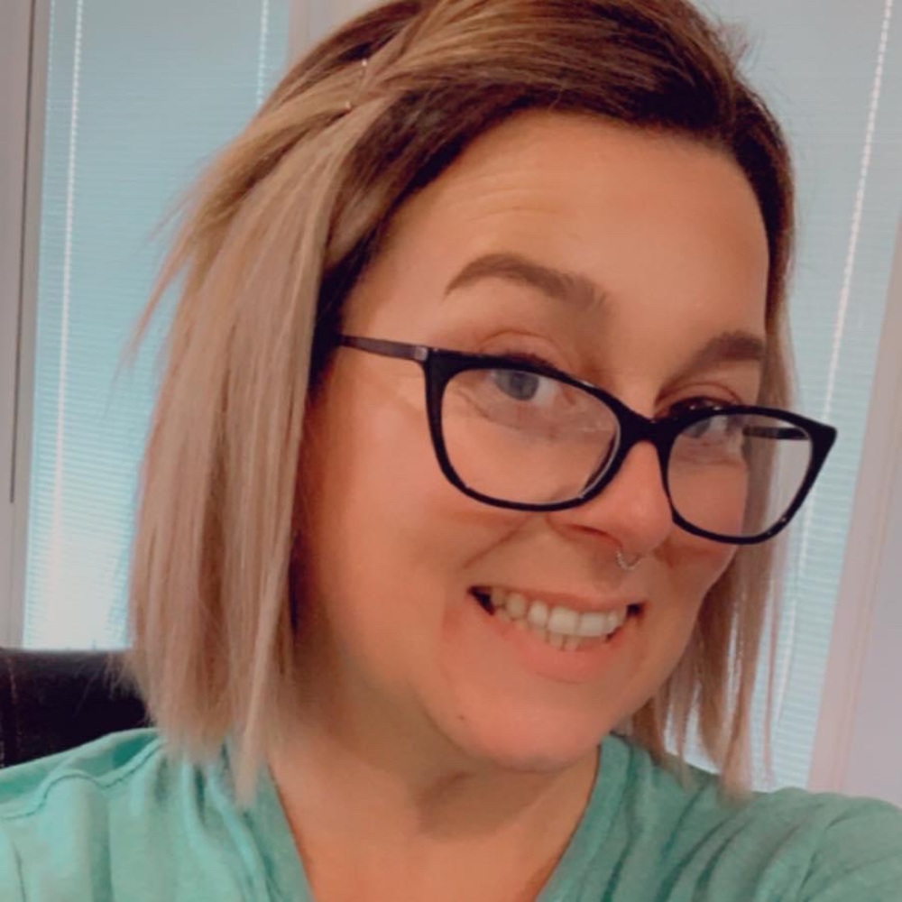 Meet your Posher, Laurie